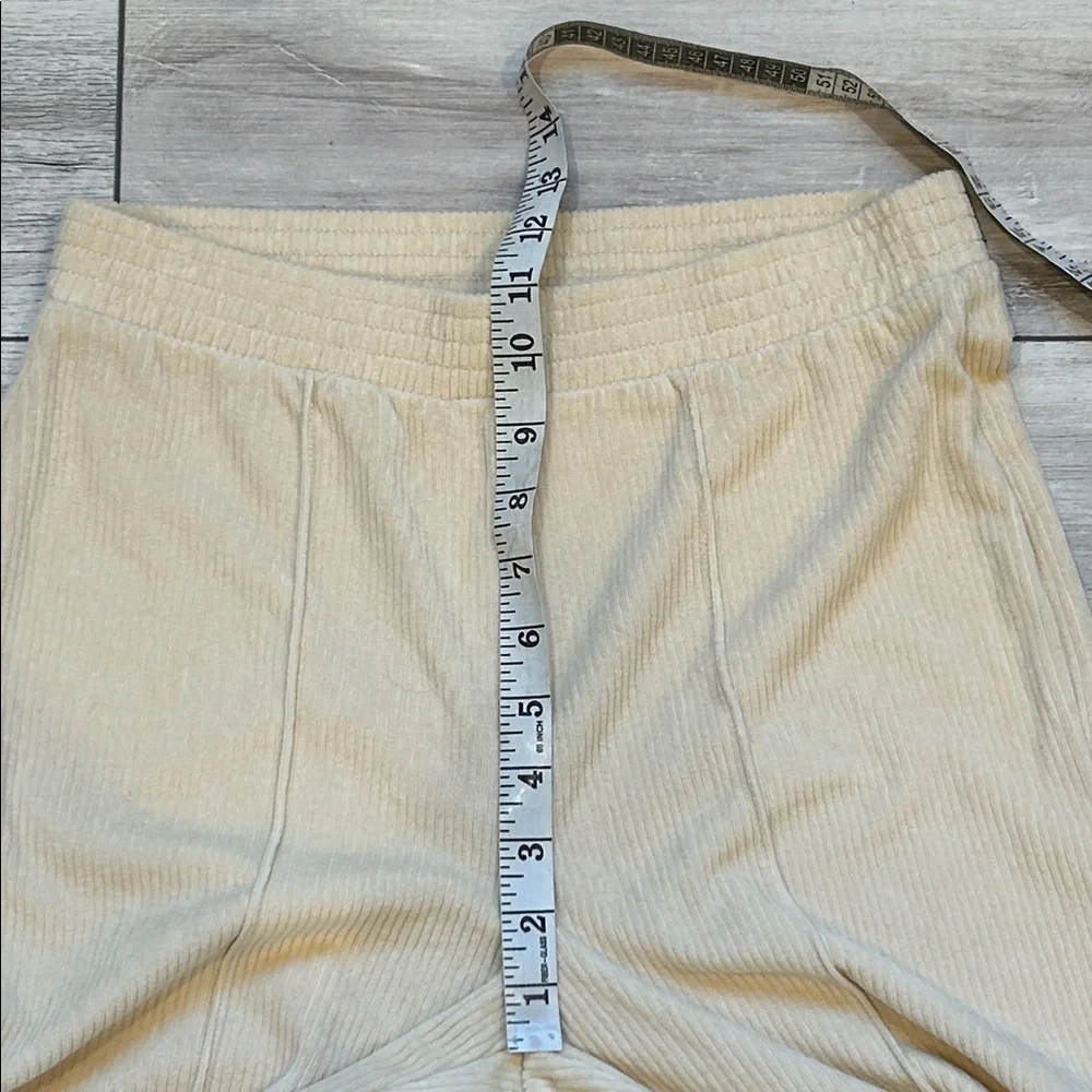 Aerie cream bell bottom flare pull on ribbed leggings size small